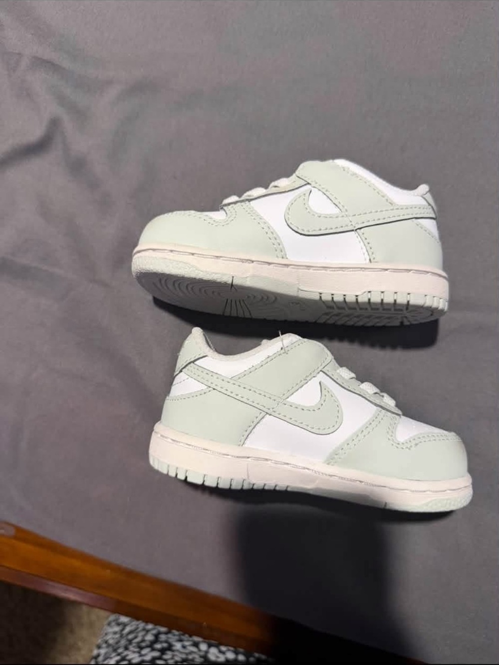 Nike Kids Low-Top Sneakers in Mint Green and White